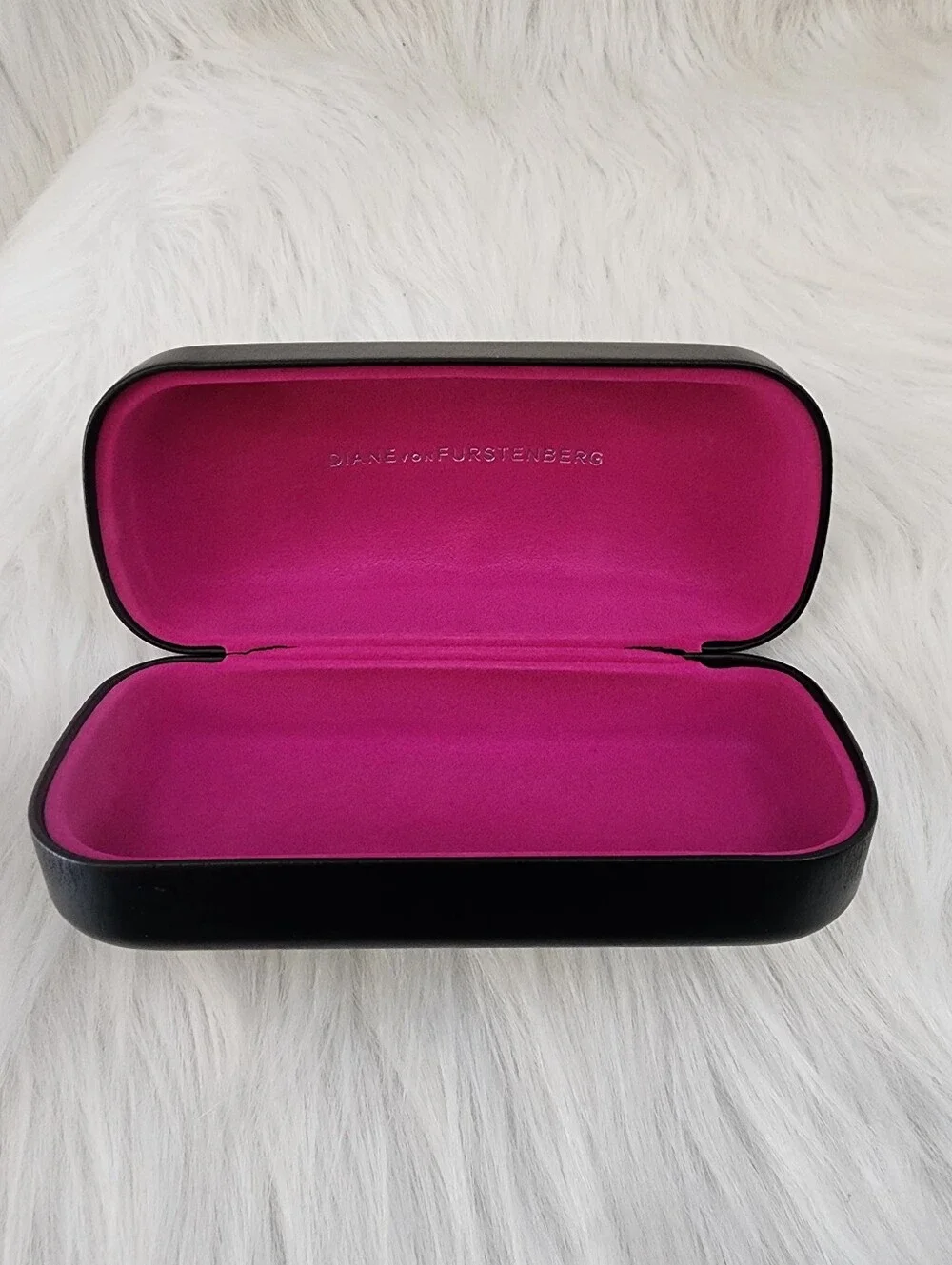 4 Name Brand Sunglass  Cases, Coach Logo, Oliver Peoples, Lilly Pulitzer & .....